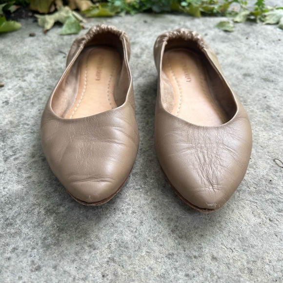 Poppy Barley Taupe On the Go Ballet flats, size 7 - Picture 5 of 14